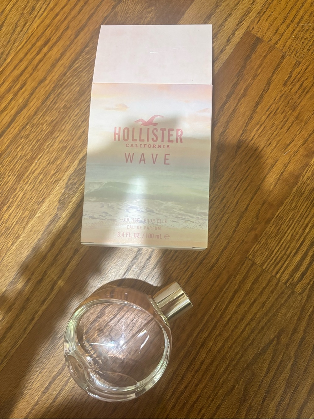Hollister Wave Eau de Parfum - Pink Gradient Box with Ocean Graphic